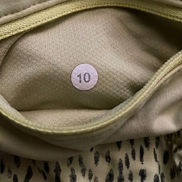 Lululemon Pace Rival Skirt II
Dottie Dash Clarity Yellow Black / Clarity Yellow - Picture 6 of 6